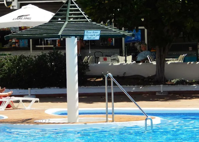 Beautiful Beachfront Апартаменти *