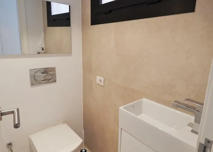 Beautiful Beachfront Апартаменти